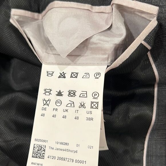 Hugo Boss Suit - Picture 14 of 16